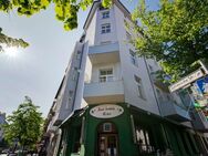 Solides Investment: Große 2-Zimmer-Wohnung mitten in KREUZBERG - Solide Vermietet - jetzt sichern - Berlin