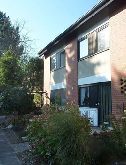 Neuer Preis! Lieber angemessen kaufen, als teuer mieten! Ein geliebtes Reihenhaus in guter Lage. - Lüneburg