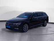 VW Passat Variant, 2.0 TDI R-Line, Jahr 2023 - Rottweil