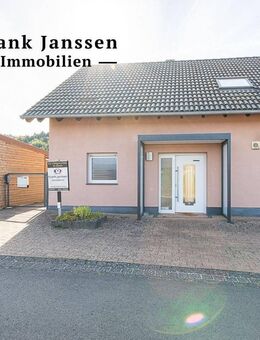 Freistehendes Einfamilienhaus mit Carport in Kerpen - Baujahr 2012 - Sonnenterrasse & Waldsicht - Kerpen (Eifel)