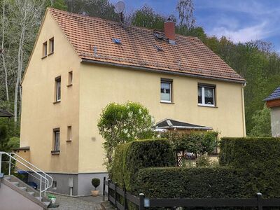 hübsches Zweifamilienhaus mit kleinem Garten