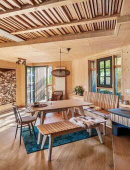 IMMORath.de - Idyllisches Holzhaus: Natur und Design vereint - Dachsberg (Schwarzwald)