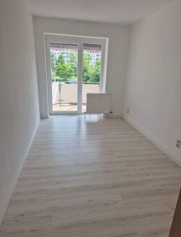 ***2 Monate Kaltmietfrei*** Helle 3-Zimmer-Wohnung mit Balkon in Glauchau - Glauchau
