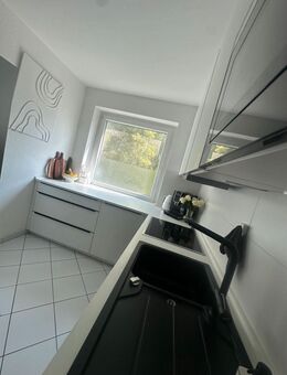 Küche neuwertig 2 Jahre alt - Wiesbaden