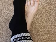 Schöne Füße mit riechenden Socken - Leipzig