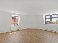 Charmante Dachgeschosswohnung im Herzen von Halle (Saale) - Erstbezug nach Sanierung - Halle (Saale)