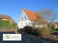 Modernisiertes EFH mit 2 getrennten Wohneinheiten, Vollkeller, 2 Garagen & Wohnmobilstellplatz - Osloß