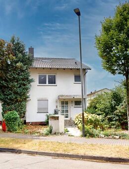 Perfekt für junge Familien: Charmantes Reiheneckhaus mit Garten in Durmersheim - Durmersheim