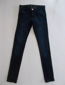 Jeans für Mädchen der Marke Staccato Dunkel Blau Gr. 152 zu verkaufen. - Bielefeld