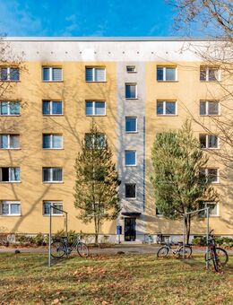 ***Charmante DG-Whg in gepflegtem Mehrfamilienhaus - Ideal für Kapitalanleger oder Eigennutzer*** - Potsdam