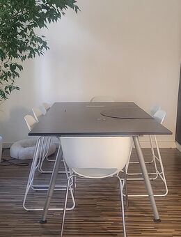 Grosser IKEA Schreibtisch zu Verschenken - München