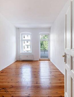 Attraktive Altbauwohnung mit Balkon in Berlin-Moabit - Berlin