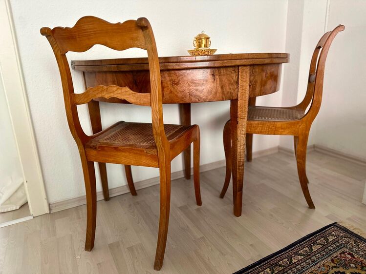 Biedermeiertisch zu Verkaufen Guter Zustand 390€ VB Selbstabholer - Karlsruhe