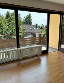 Weilheim / 4-Zi. ETW mit Südloggia und Weitblick /Ruhig u. familienfreundlich / Einzelgarage - Weilheim (Oberbayern)