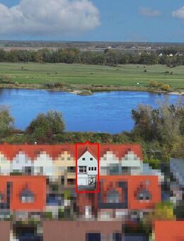 Wohnen am Wasser: Stilvolles Reihenhaus mit Elbblick, großer Terrasse und Familienkomfort - Schönebeck (Elbe)