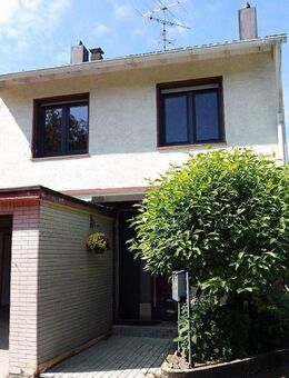 RENOVIERTES REIHENENDHAUS MIT GROßER TERRASSE UND 2 GARAGEN - AUF DEM EHRENBERG - Wuppertal