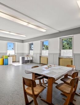Historisches Flair - Altes Schulhaus mit 5-Zimmer-Wohnung und viel Raum für Ihre kreativen Ideen! - Albbruck
