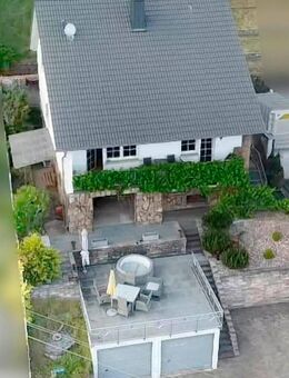 Vielseitiges Ein- bis Zweifamilienhaus mit Doppelgarage auf großzügigem Grundstück - Beckingen