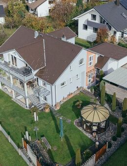 Exklusive Villa-Etage mit Garten, Doppelgarage, zusätzlicher Einliegerwohnung und separatem Spa! - Tettnang