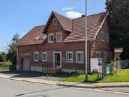 Sanierungsbedürftiges Wohnhaus mit 2 Garagen in Mistelgau / OT! - Mistelgau