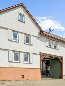 Sofort frei: Gut nutzbares, modernisiertes Wohnhaus mit Hof, 3 Nebengebäuden + 2 Gartengrundstücken - Langgöns
