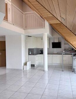 Lichtdurchflutete DG-Maisonette Wohnung in Ludwigshafen Maudach - ohne Provision - Ludwigshafen (Rhein)