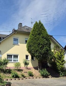 Traben-Trarbach: Solides Zweifamilienhaus mit Garage in sonniger, hochwasserfreier Ortsrandlage! - Traben-Trarbach