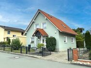 Leben in Bestlage: Modernisiertes Haus mit Pool, Traumgarten & nur wenige Schritte zum Goitzschesee - Muldestausee