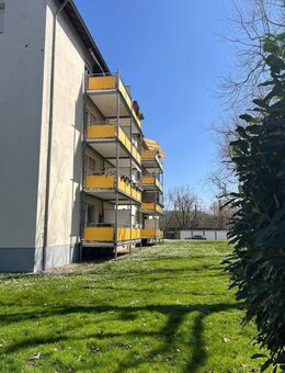 Geschmackvolle, gepflegte 2-Zimmer-Wohnung mit Balkon und Einbauküche in Karlsruhe - Karlsruhe