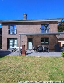 Moderne Neubau-Doppelhaushälfte mit Vollkeller - Hamburg