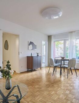 Stilvoll sanierte und möblierte Wohnung mit Loggia in zentraler Lage von Steglitz - Berlin