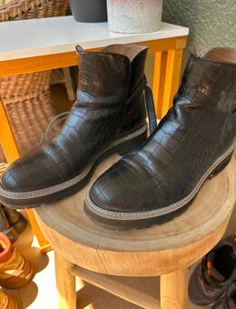 Boots von Pertini - Köln
