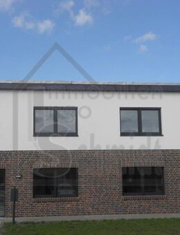 Helle OG-Wohnung mit Balkon! Modern und energetisch! - Weener