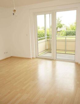 Frei ab 1.2.26 / sonniger Balkon am Wohnzi. + Bad mit Fenster - Chemnitz