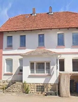 Eime: Großzügiges Einfamilienhaus mit Nebengebäude und Lagerbereichen - Eime