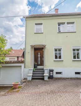 WOHNLICH - gepflegtes Einfamilienhaus mit Garage, Garten und großem Grundstück in Hangard! - Neunkirchen (Saarland)