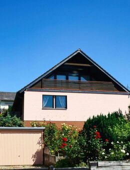 Gepflegtes Einfamilienhaus mit Doppelgarage auf sonnigem Grundstück - Niedernhausen