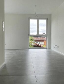 Stilvolle Eigentumswohnung 3-Zimmer-Wohnung mit Balkon, Stellplätzen und Gartenanteil - Schönenberg-Kübelberg