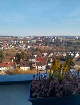 Schöne 2 Zimmer Wohnung mit Balkon *** Fernsicht *** inkl. Lift - ab August frei - Würzburg