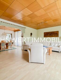 Geräumige 4-Zimmer-Wohnung in laufend instandgehaltenen Zweifamilienhaus! - Kümmersbruck