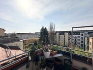 Top Sanierte 2,5-Zimmer DG-Wohnung mit Balkon, Aufzug und Stellplatz im beliebten Striesen - Dresden