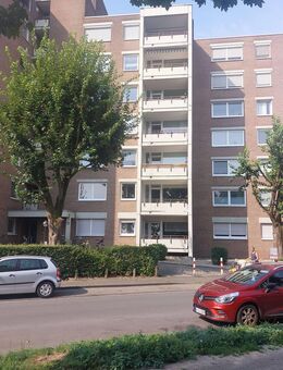 NE-Holzheim: im EG, großzügige 2ZiKDB, Loggia u. TG - Neuss