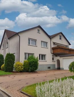 FAMILIENWOHNUNG: Ganz viel Platz auf 2 Wohnebenen und ein sonniger Balkon on Top! - Wickede (Ruhr)
