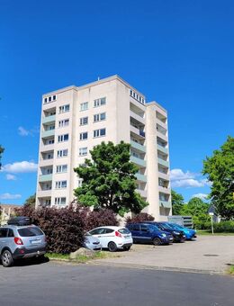 FREI AB 01.10.2025!!! Gut geschnittene 4- Zimmerwohnung mit Balkon und Fahrstuhl in Bad Hersfeld - Bad Hersfeld