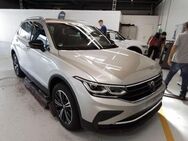 VW Tiguan, 2.0 TDI Move Dig, Jahr 2024 - Langenhagen