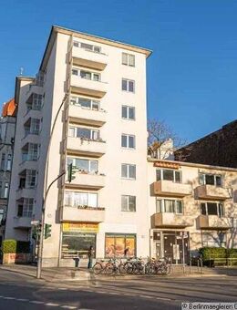 Vacant apartment with balcony in the middle of Kreuzberg - Berlin