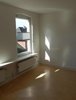 3,5 Zimmer-Hausmeisterwohnung in zentraler ruhiger Lage von Büdelsdorf - Büdelsdorf