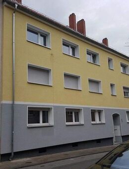 Neu Renovierte 1,5 Zimmer Wohnung im EG mit Balkon ! - Darmstadt