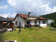 Riedenburg-Haidhof, Altmühltal: Einfamilienhaus mit tollem Grundstück - Riedenburg