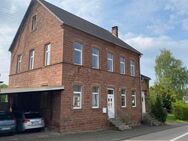 Freistehendes Wohnhaus mit angebauter Scheune (ehem. Schule) - Heidweiler
